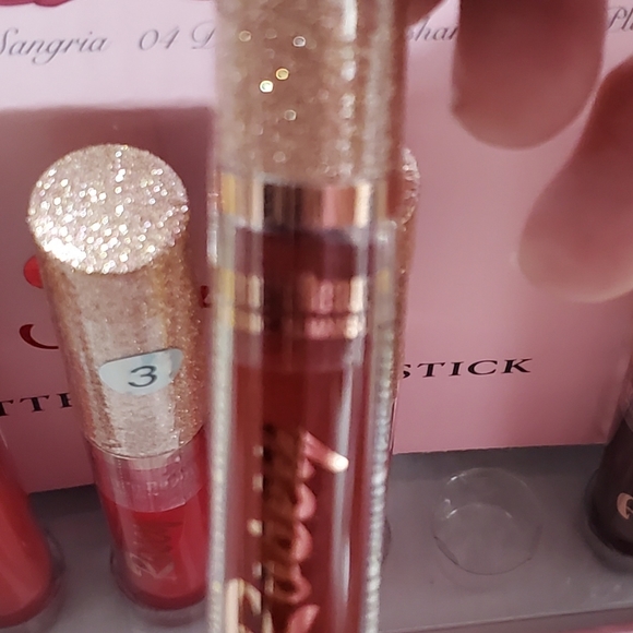 Romantic Beauty Rosey Matte Liquid Lipstick-Sealed - Picture 6 of 11